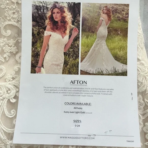 Maggie Sottero Ivory Lace Bridal Gown 14 - Picture 4 of 11